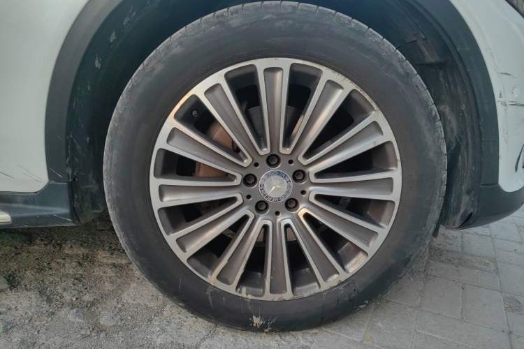 Used Mercedes-Benz GLC 2016 GLC 200 4MATIC Right Front Wheel Hub
