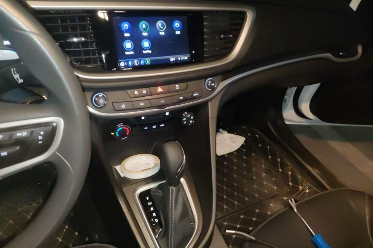 Used Buick GT 2021 Revised Version Flagship 1.5L Automatic Elite Edition Audio And AC Panel