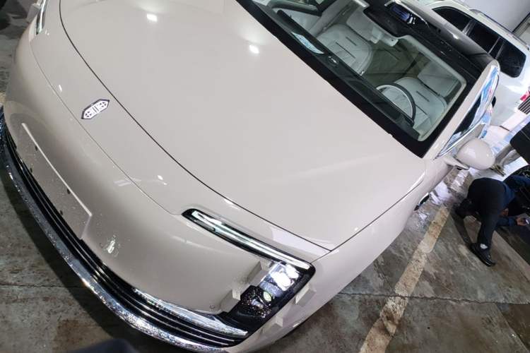 Used Hima S800 2025 Model, Range-Extended Starlight Executive Edition, 4 Seats
