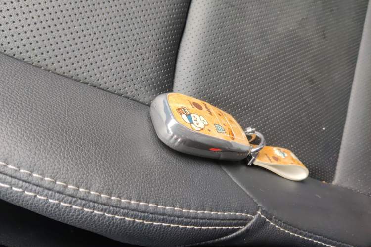 Used Toyota FRONTLANDER 2023 2.0L Smart Electric Hybrid Dual-Engine Luxury Edition Vehicle Key