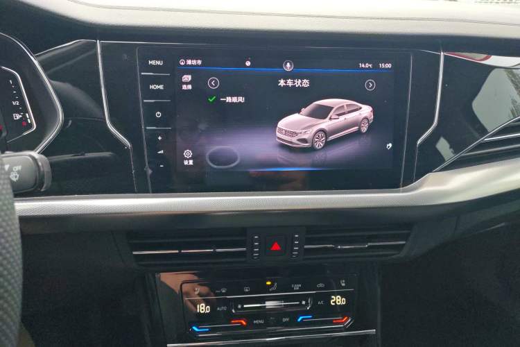 Used Volkswagen Passat 2022 330TSI Luxury Edition Audio And AC Panel