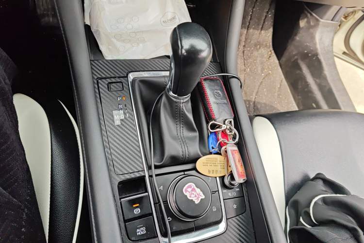 Used Mazda 3 Axela 2021 2.0L Automatic ZhiXuan Edition Gear Lever