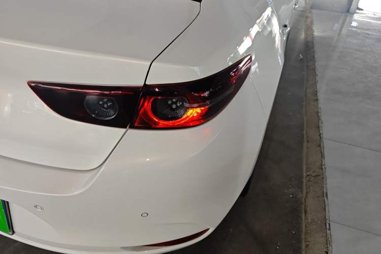 Used Mazda 3 Axela 2023 2.0L Automatic Zhiya Edition Right Rear Taillight