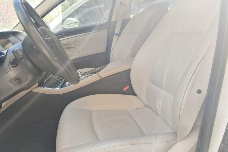 Used BMW 5 Series 2013 525Li Leading Model
