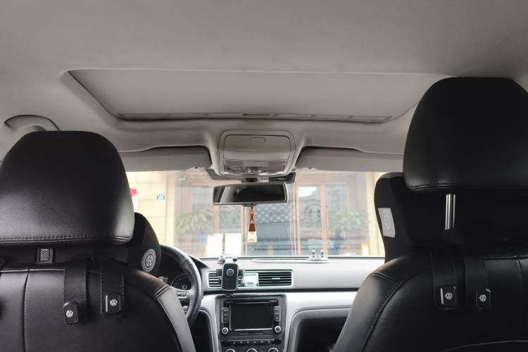 Used Volkswagen Passat 2014 1.8TSI DSG Prestige Edition Headliner