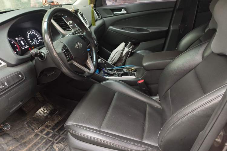 Used Hyundai Tucson 2015 1.6T Dual-Clutch Two-Wheel-Drive Smart Model Left Front Seat