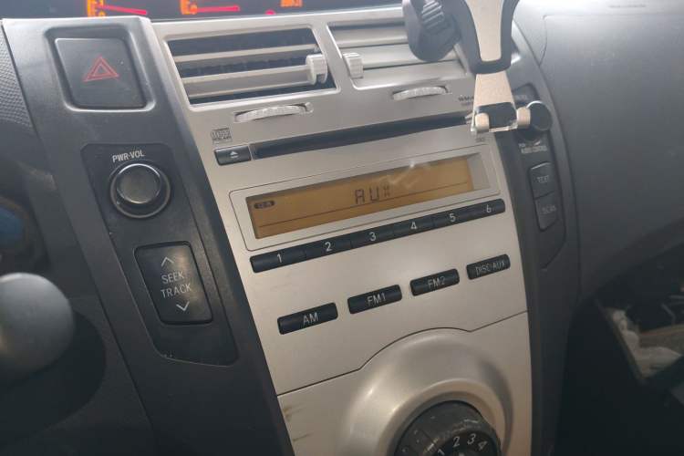 Used Toyota Yaris 2008 1.6G Automatic Deluxe Edition Audio And AC Panel