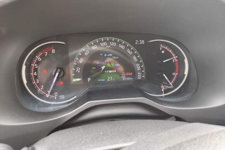 Used Toyota RAV4 2021 2.0L CVT Two-Wheel Drive Fashion Edition Odometer Close Up