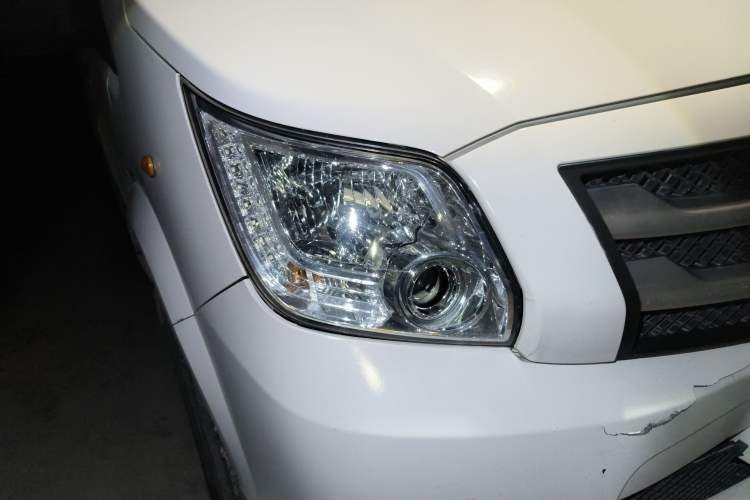 Used Foton Toano 2020 2.5T Manual Tongtu Short Wheelbase Mid-Roof 5/6-Seater 4J25TC3 Right Front Headlight