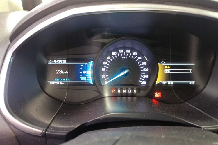 Used Ford Edge 2016 EcoBoost 245 Two-Wheel-Drive Titanium 7-Seater Instrument Cluster