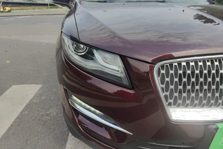 Used Lincoln MKC 2019 2.0T Two-Wheel Drive Luxury Edition China VI Standard Right Front Headlight