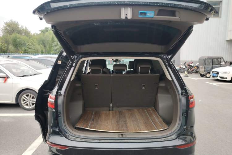 Used Volkswagen Viloran 2022 380TSI Prestige Edition Trunk