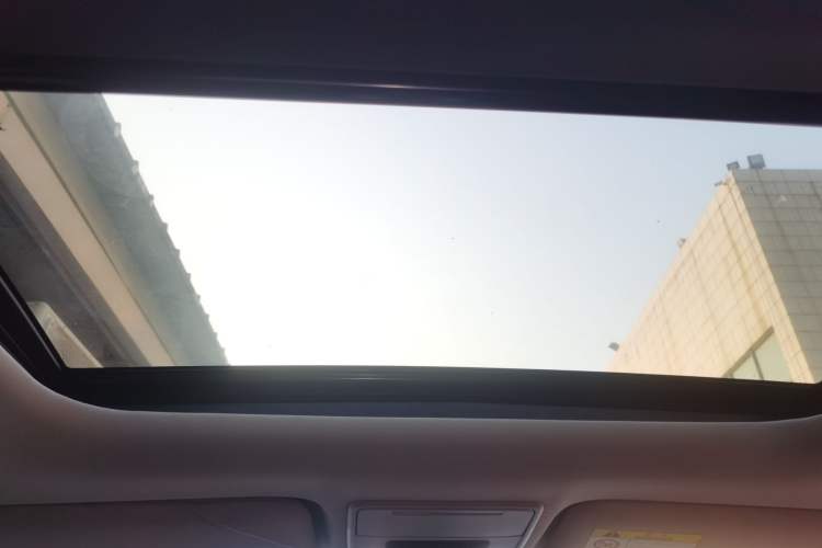 Used Honda HR-V 2023 2.0L eHEV Dynamic Edition Headliner