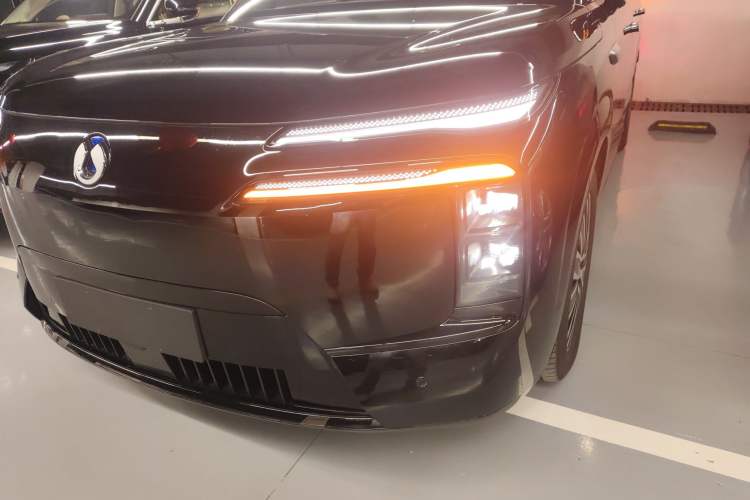 Used Denza N8L 2025 Model Zunrong Model
