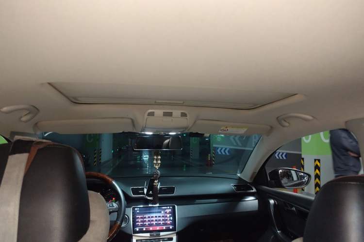 Used Volkswagen Magotan 2015 Revised Version 2.0 TSI Luxury Edition Headliner