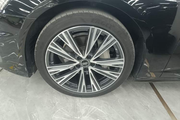 Used Audi A6L 2022 45 TFSI Prestige Dynamic Edition Left Front Wheel Hub