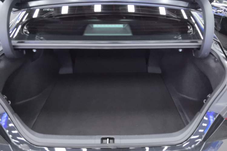 Used Toyota Camry 2024 Dual-Motor 2.0 HGVP Luxury Edition Trunk