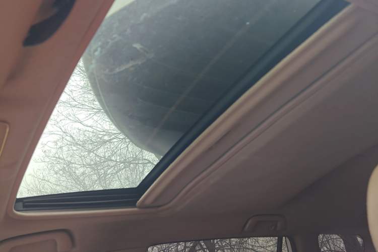 Used Toyota RAV4 2012 Luxurious Edition 2.0L Automatic All-Wheel Drive
