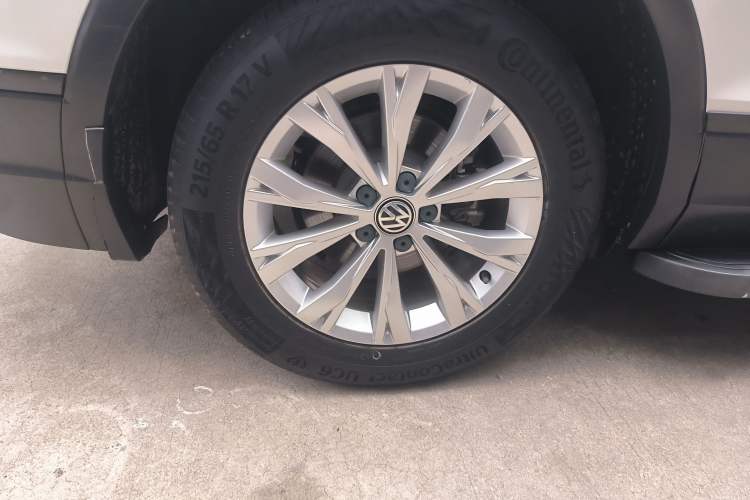 Used Volkswagen Tiguan L 2017 330TSI Automatic Two-Wheel Drive Luxury Edition Exterior 5