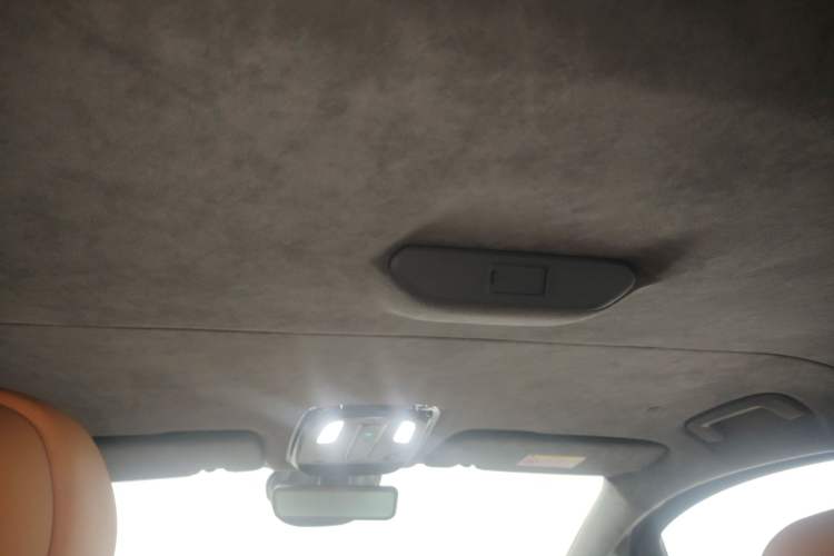 Used Geely Galaxy LEVC L380 2024 140-Degree 6-Seater All-Wheel-Drive Ultra