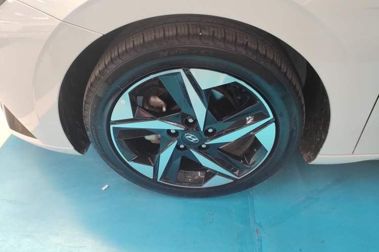 Used Hyundai Elantra 2022 1.5L CVT LUX Prestige Edition
