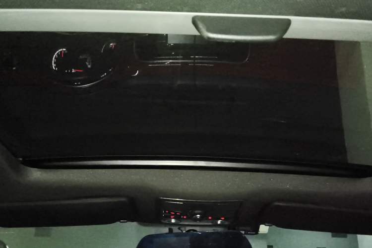 Used Volkswagen Beetle 2015 180TSI model Headliner