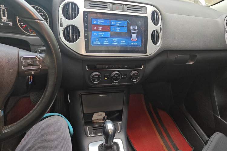 Used Volkswagen Tiguan 2017 300TSI Automatic Two-Wheel Drive Silk Road Comfort Edition Audio And AC Panel