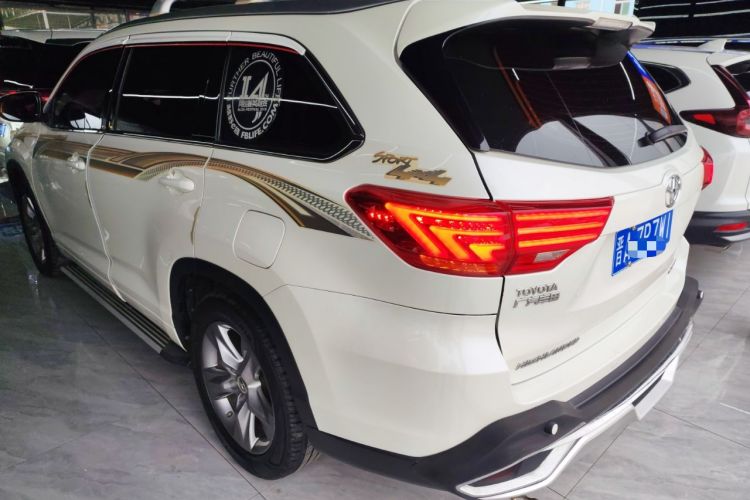 Used Toyota Highlander 2017 2.0T Four-Wheel Drive Luxury Edition 7 Seats