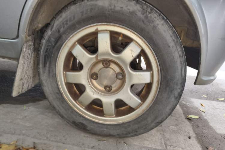 Used Dongfeng Xiaokang K07II 2013 1.0L Base Version Right Front Wheel Hub