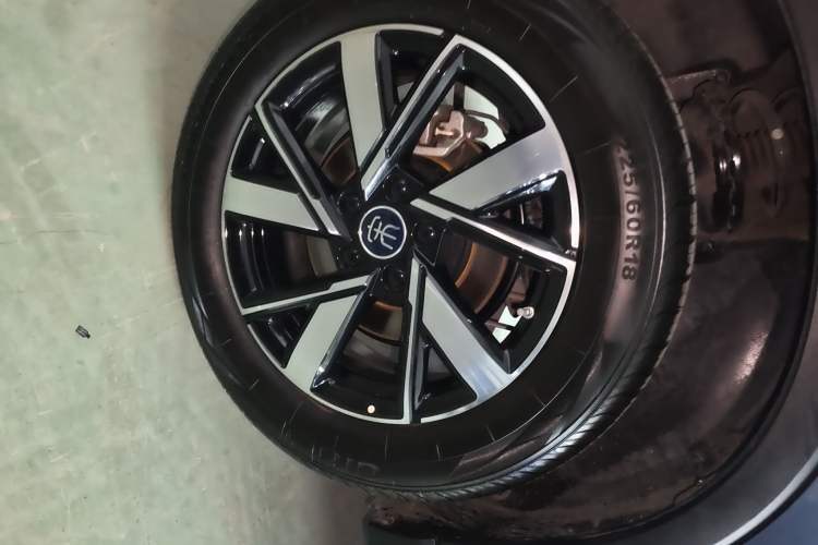 Used BYD Song Pro New Energy 2024 HONOR Edition DM-i 71KM Navigation Model
