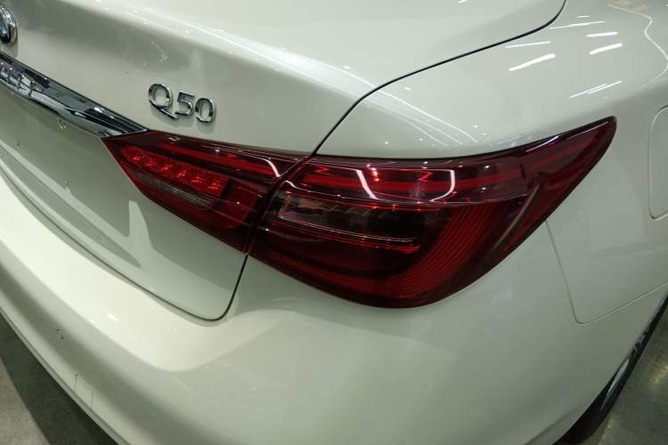 Used Infiniti Q50L 2018 2.0T Enjoyment Version China VI Standard Exterior 3