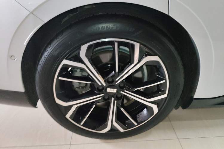 Used Geely Galaxy E8 2025 700 km Long-Range Intelligent Driving Version