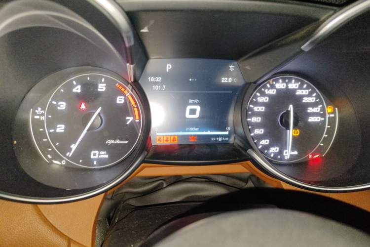 Used Alfa Romeo Giulia 2017 2.0T 280HP Luxury Edition
