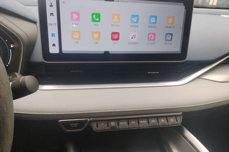 Used Geely Auto Preface 2023 2.0TD Prestige Version Audio And AC Panel