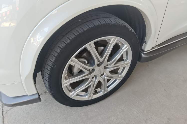 Used Infiniti ESQ 2014 1.6L Spontaneous Edition