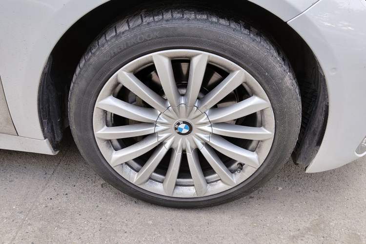 Used BMW 7 Series 2019 730Li Luxury Package Right Front Wheel Hub