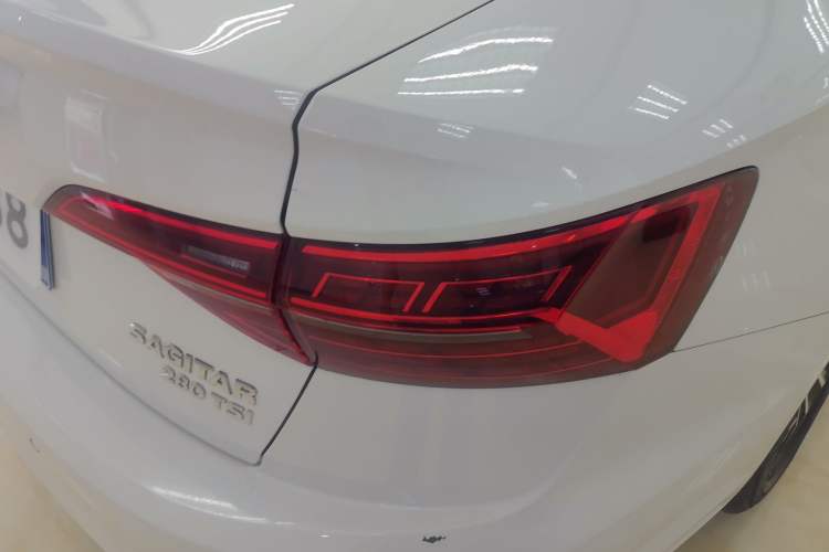 Used Volkswagen Sagitar 2019 280TSI DSG Comfort Version China VI Standard Right Rear Taillight