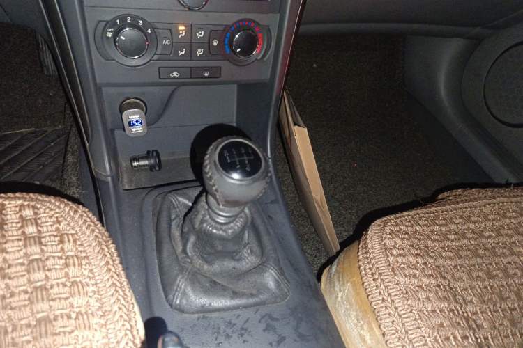 Used Chevrolet Epica 2013 1.8 SE Comfort Edition MT Gear Lever