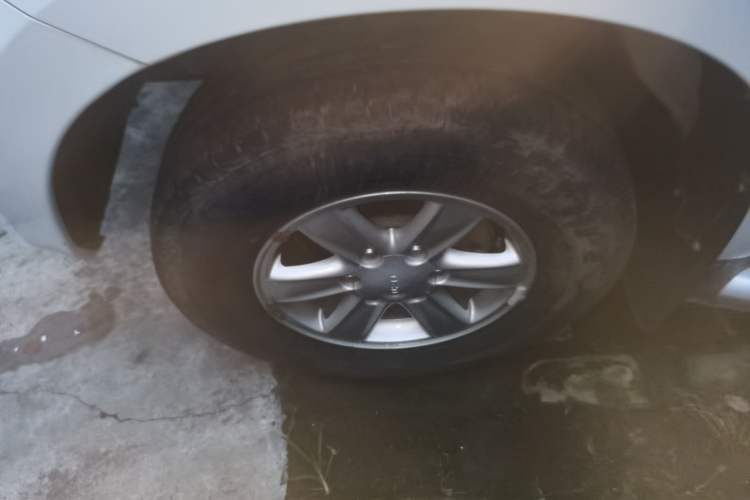 Used Isuzu D-MAX 2015 2.5T Two-Wheel Drive Manual High-Performance Base Version 4JK1