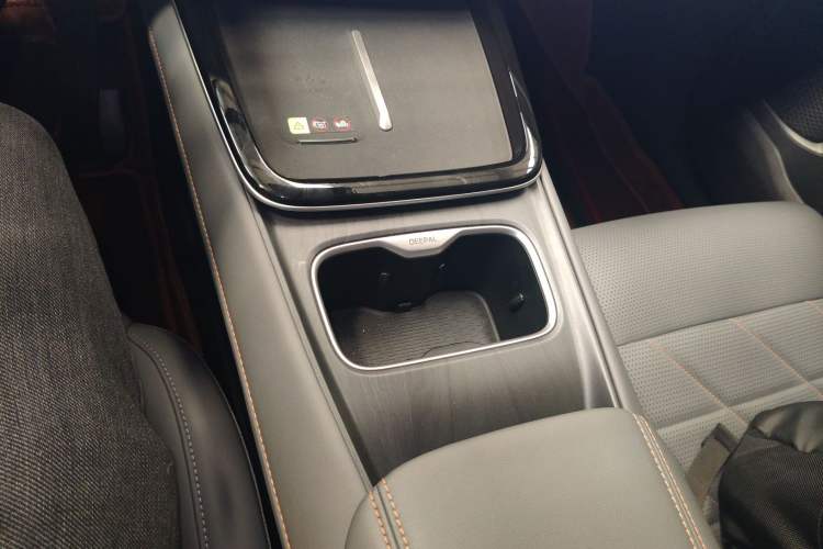 Used Deepal S05 2024 510 Plus Pure Electric Version Gear Lever