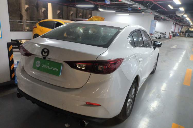 Used Mazda Mazda 3 Axela 2016 Sedan 1.5L Manual Comfort Model
