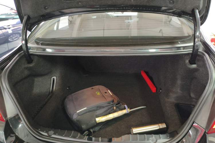 Used BMW 5 Series 2017 525Li Leading Model
