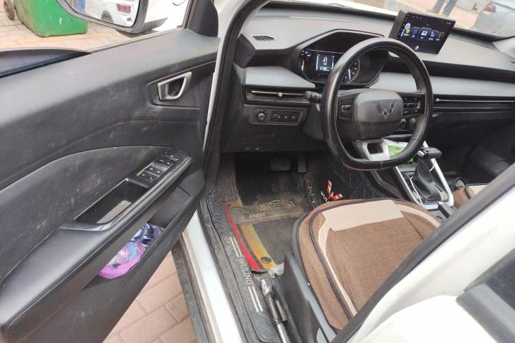 Used Wuling Alvez 2023 1.5L CVT Comfort Edition Driver Seat