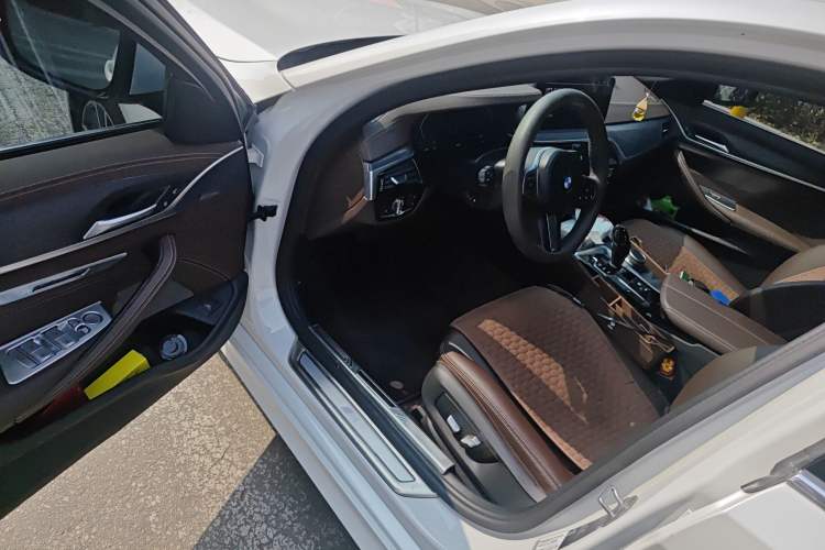 Used BMW 5 Series 2022 530Li Leading Model M Sport Package