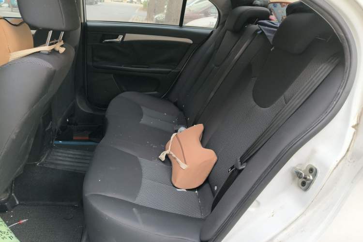 Used Roewe 350 2015 1.5L Automatic Luxury Sunroof Edition Left Rear Seat