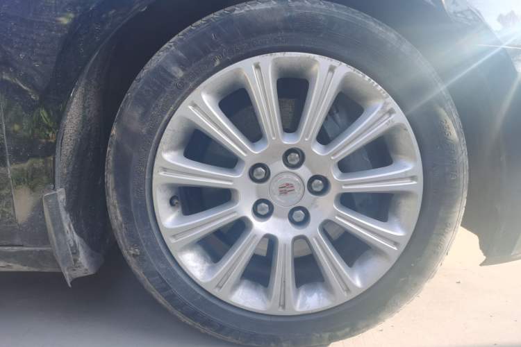 Used Cadillac XTS 2015 28T Elite Model Right Front Wheel Hub