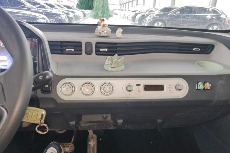 Used Wuling Hongguang MINIEV 2022 Macaron Premium Model – Lithium Iron Phosphate