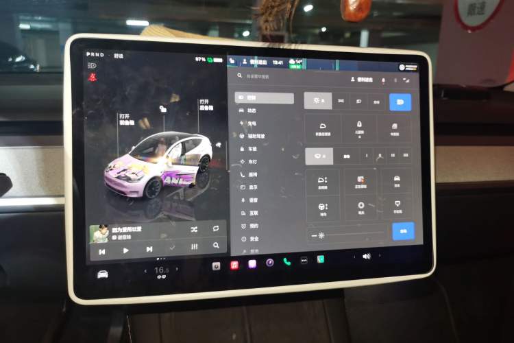 Used Tesla Model Y 2023 Rear-Wheel-Drive Version
