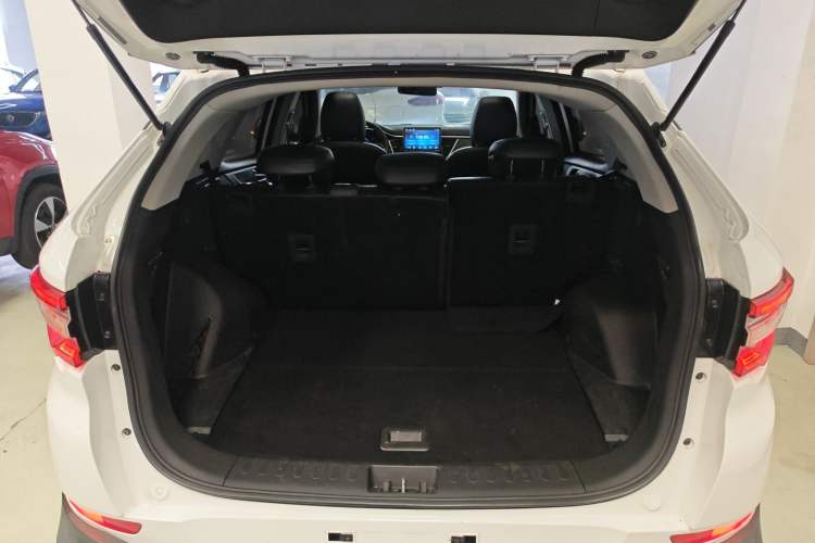 Used Soueast DX7 2018 Prime 1.5T Manual Smart Connect Starry Edition China V Standard Trunk