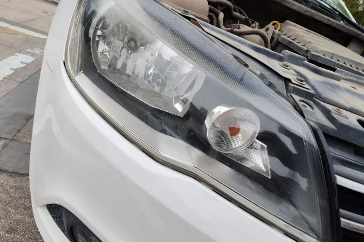 Used Volkswagen Jetta 2015 1.4L Manual Comfort Model
